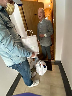 92843083_10220152608318106_6668173688975